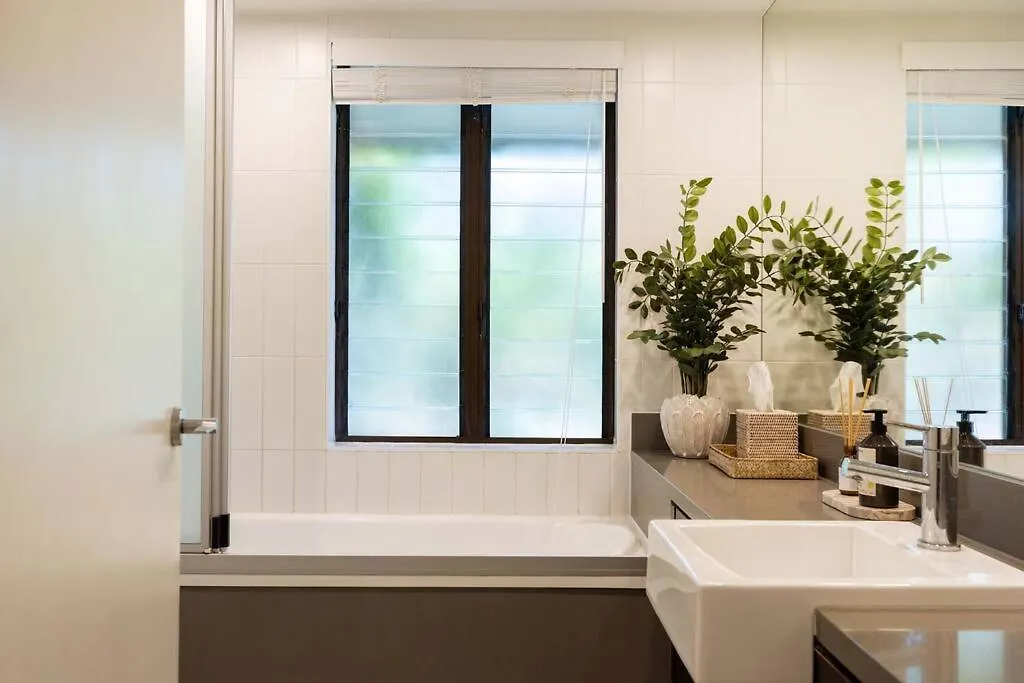 Luxury Port Douglas Beachside 3 Bedroom Sea Temple Apartment With Private Roof Terrace 0*,  Australien