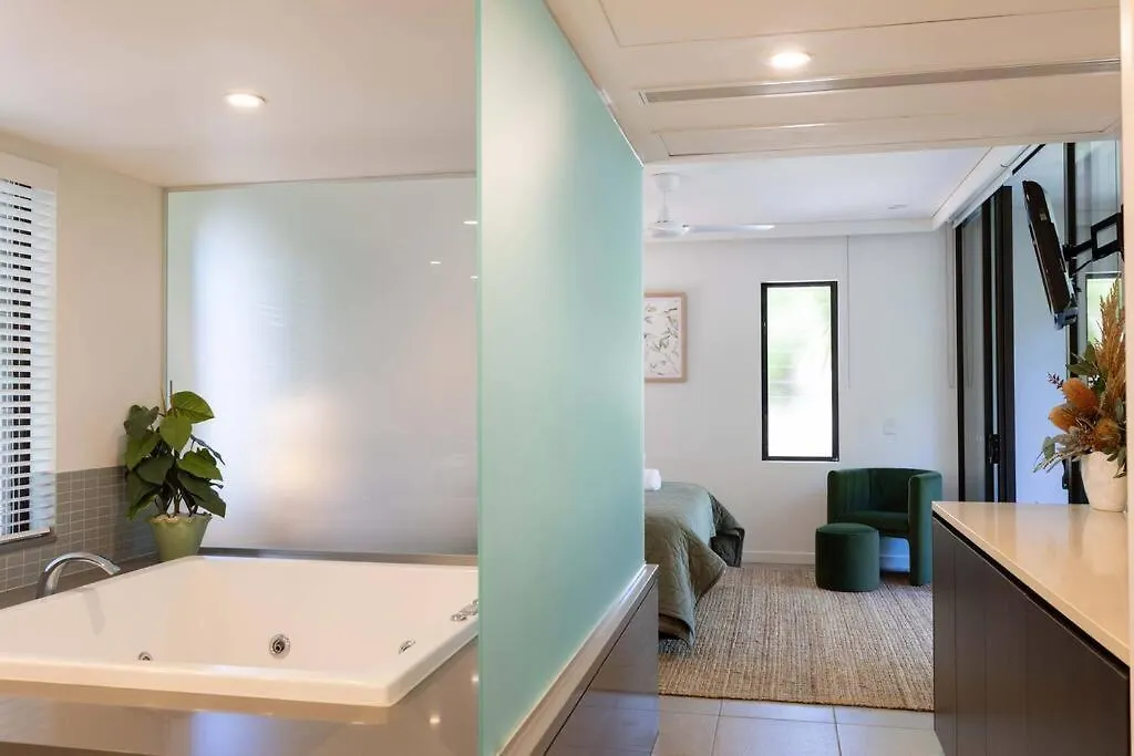Luxury Port Douglas Beachside 3 Bedroom Sea Temple Apartment With Private Roof Terrace